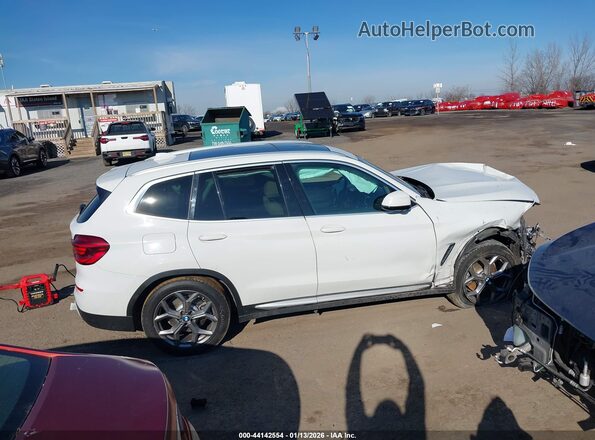 5UXTY3C09M9E85535 2021 BMW X3 White Widok zestawu wskaźników