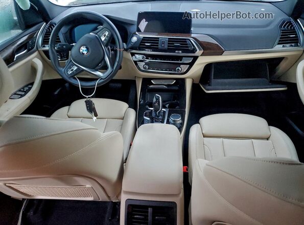 5UXTY5C01M9F71885 2021 BMW X3 White Widok deski rozdzielczej
