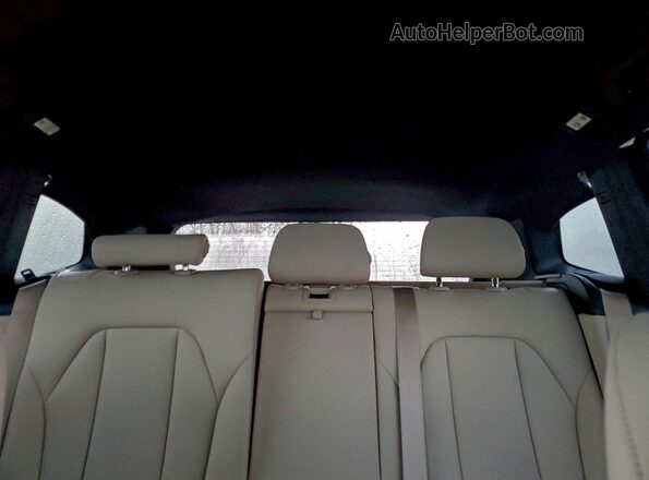5UXTY5C01M9F71885 2021 BMW X3 White Widok tylnych siedzeń
