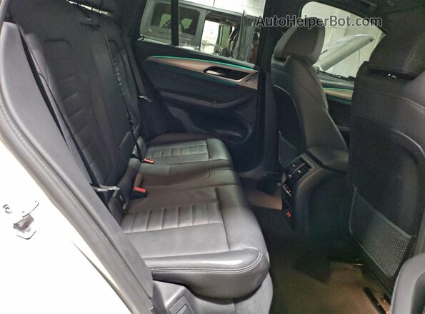 5UXTY5C07M9F91476 2021 BMW X3 White Widok wnętrza z tyłu