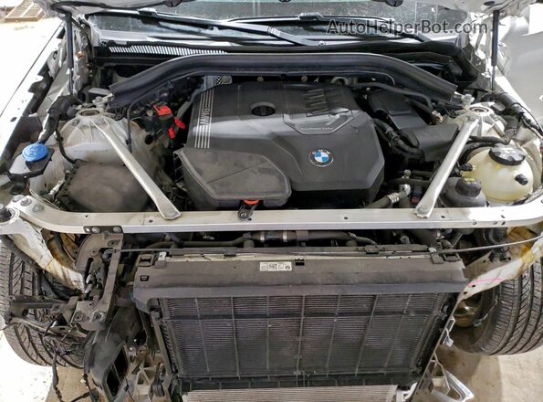 5UXTY5C07M9F91476 2021 BMW X3 White Widok komory silnika