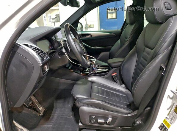 5UXTY5C07M9F91476 2021 BMW X3 White Widok wnętrza z przodu