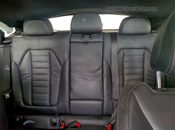5UXUJ3C52KLG53147 2019 BMW X4 Black Widok tylnych siedzeń