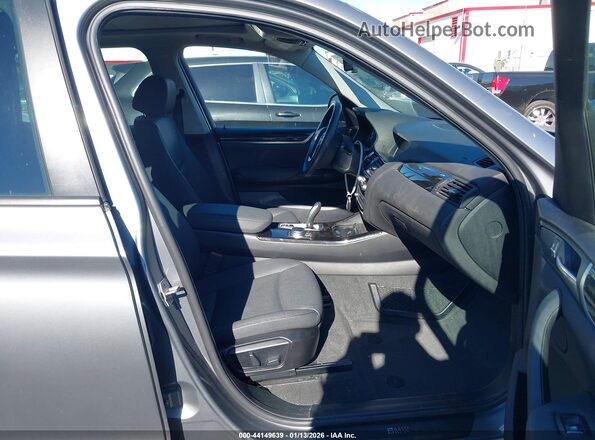 5UXWZ7C36H0V89211 2017 BMW X3 Gray Widok wnętrza z przodu