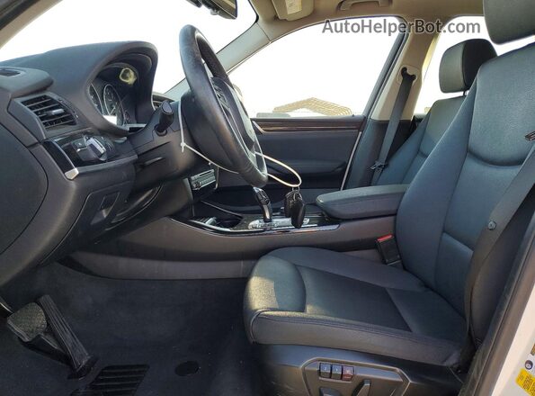 5UXWZ7C38H0V94524 2017 BMW X3 Белый Вид салона спереди