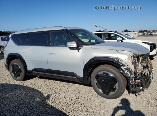 5XYADFS55TG011384 2026 KIA EV9 Silver Delantero derecho