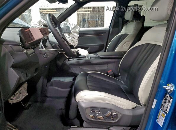 5XYAEFS52TG007807 2026 KIA EV9 Blue Вид салону спереду