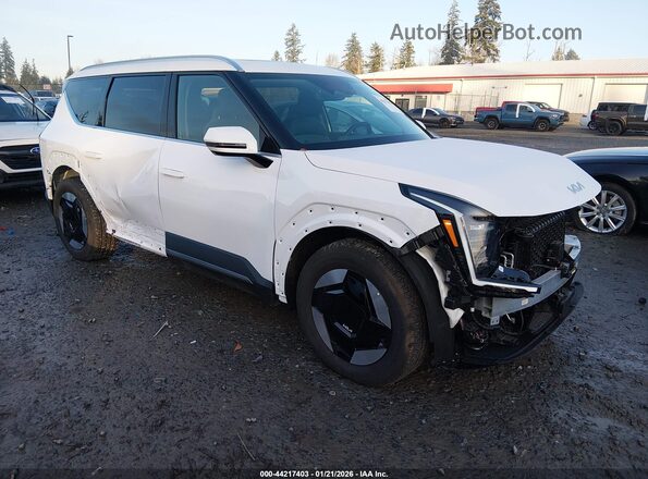 5XYAFFS52TG007173 2026 KIA EV9 Белый Передняя правая четверть