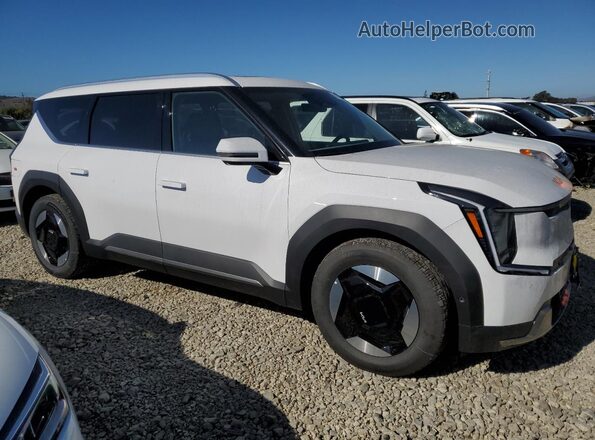 5XYAFFS5XTG011827 2026 KIA EV9 Белый Передняя правая четверть