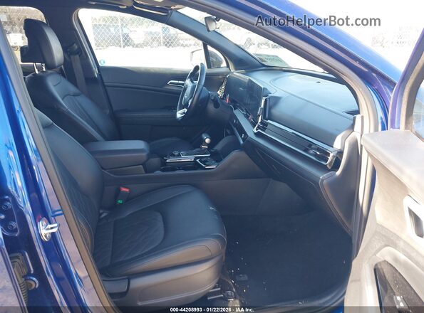 5XYK6CDF8RG218864 2024 KIA SPORTAGE Blue Widok wnętrza z przodu