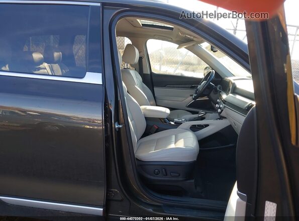 5XYP34GCXPG349099 2023 KIA TELLURIDE Черный Вид салона спереди