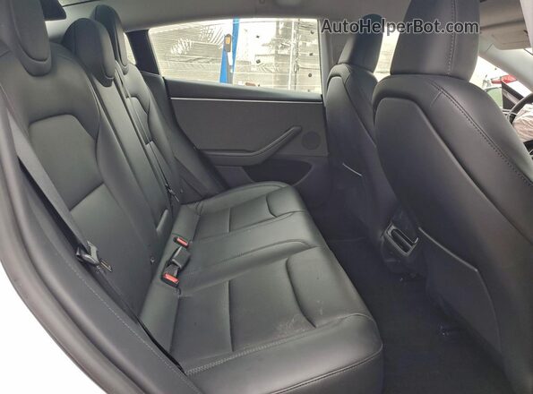 5YJ3E1EA2RF823677 2024 TESLA MODEL Белый Вид задних сидений