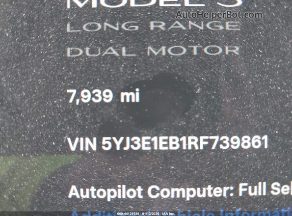 5YJ3E1EB1RF739861 2024 TESLA MODEL 3 Красный Вид задних сидений