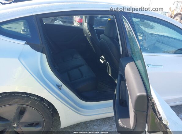 5YJ3E1EB2KF493425 2019 TESLA MODEL 3 White VIN կոդի պիտակի տեսք