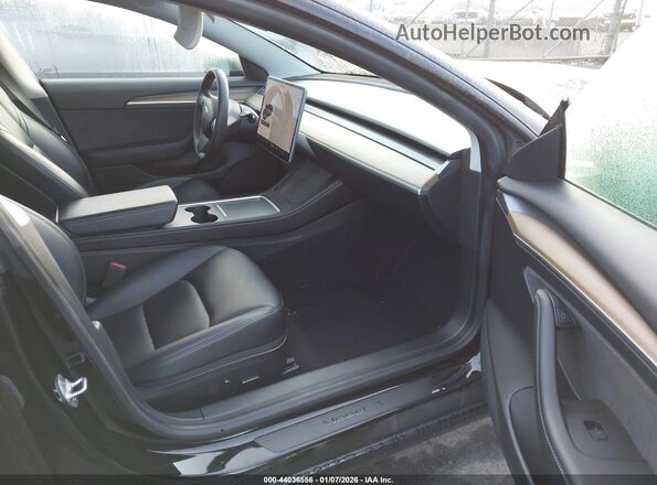 5YJ3E1EB2MF045253 2021 TESLA MODEL 3 Черный Вид салона спереди