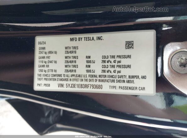 5YJ3E1EB3RF793680 2024 TESLA MODEL 3 Black Widok komory silnika