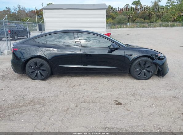 5YJ3E1EB3RF793680 2024 TESLA MODEL 3 Black Widok wnętrza z tyłu