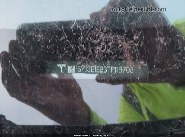5YJ3E1EB3TF116703 2026 TESLA MODEL 3 Серый Вид подкапотного пространства