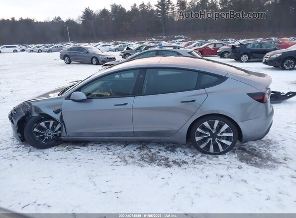 5YJ3E1EB3TF116703 2026 TESLA MODEL 3 Серый Вид задней части салона