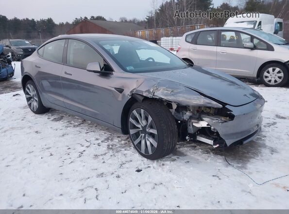 5YJ3E1EB3TF116703 2026 TESLA MODEL 3 Серый Передняя правая четверть