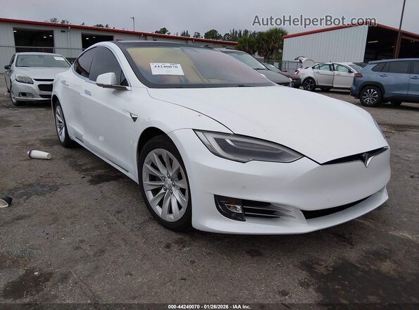 5YJSA1E23JF281395 2018 TESLA MODEL S Белый Передняя правая четверть