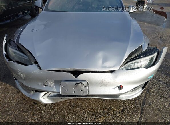 5YJSA1E52SF549624 2025 TESLA MODEL S Серебряный Вид спереди