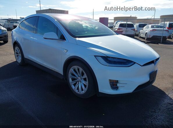 5YJXCBE2XGF008775 2016 TESLA MODEL X Белый Передняя правая четверть