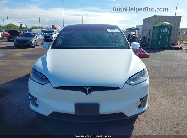 5YJXCBE2XGF008775 2016 TESLA MODEL X Белый Вид задней части салона