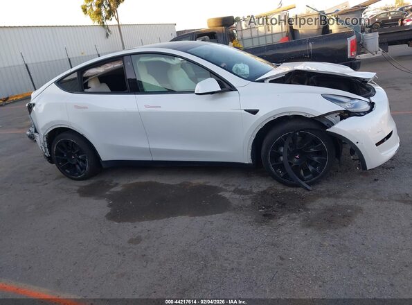 5YJYGDEE8MF140248 2021 TESLA MODEL Y White Вид задньої частини салону