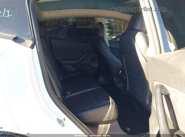 5YJYGDEE9MF239399 2021 TESLA MODEL Y White VIN sticker view