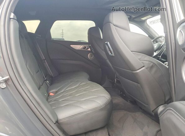 5YM23CS06S9Z37228 2025 BMW OTHER Серый Вид задней части салона