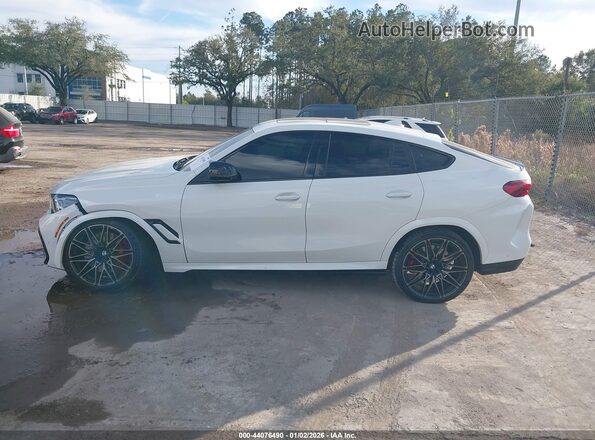 5YMCY0C05N9J59690 2022 BMW X6 M White Widok wnętrza 360 stopni