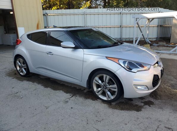 KMHTC6AD6HU315619 2017 HYUNDAI VELOSTER Серебряный Вид спереди