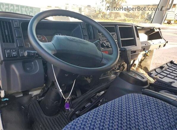 54DC4W1D9PS206238 2023 ISUZU NPR White Vista de los asientos traseros