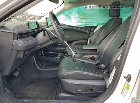 3FMTK3R78RMA18406 2024 FORD MUSTANG MACH-E PREMI Белый Вид панели приборов