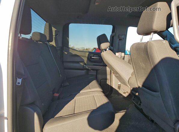 3GCPDBEK1NG504603 2022 CHEVROLET ALL MODELS Серебряный Вид задней части салона
