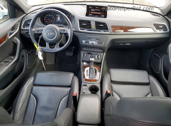 WA1GCCFS5HR000853 2017 AUDI Q3 White Widok zestawu wskaźników