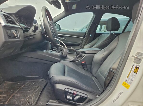 WBA8B9G38HNU56499 2017 BMW OTHER Белый Вид панели приборов