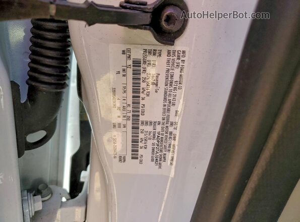 1FADP3F27JL324821 2018 FORD FOCUS Белый Вид подкапотного пространства