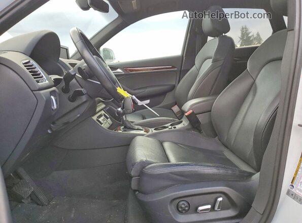 WA1GCCFS5HR000853 2017 AUDI Q3 White Widok deski rozdzielczej