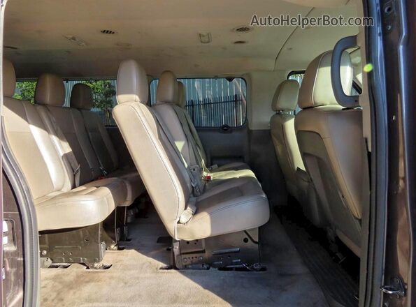 5BZAF0AAXGN853139 2016 NISSAN NV Коричневый Вид салона спереди