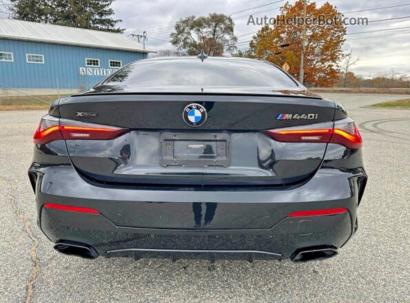 WBA13AR09MCF20741 2021 BMW M4 Black 