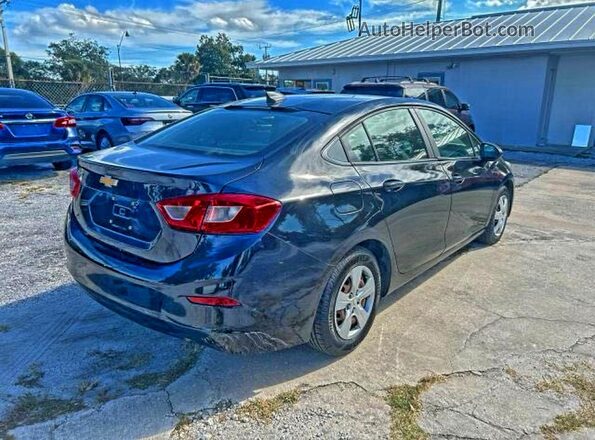 1G1BC5SM7J7176235 2018 CHEVROLET CRUZE Черный Вид спереди
