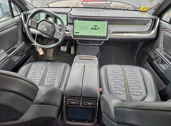 7FCTGAAA1NN008120 2022 RIVIAN R1T Silver წინა პანელის ხედი