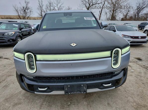 7FCTGAAA1NN008120 2022 RIVIAN R1T Silver წინა ხედი