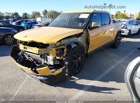7FCTGAAA2PN019677 2023 RIVIAN R1T Желтый Передняя левая четверть