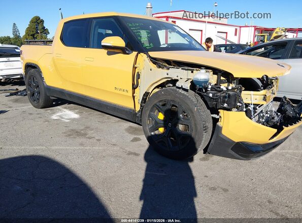 7FCTGAAA2PN019677 2023 RIVIAN R1T Желтый Передняя правая четверть