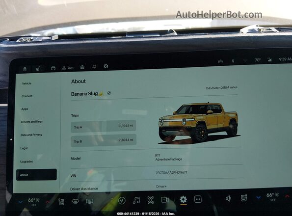 7FCTGAAA2PN019677 2023 RIVIAN R1T Желтый Вид задних сидений