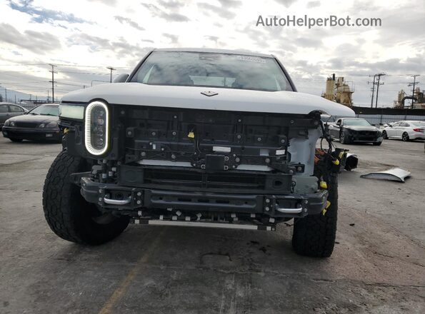 7FCTGAAA5PN021777 2023 RIVIAN R1T Белый Вид спереди
