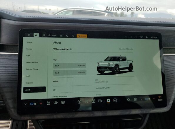 7FCTGAAA5PN021777 2023 RIVIAN R1T Белый Вид щитка приборов